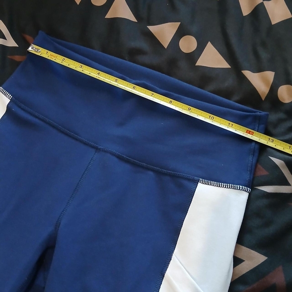 Fabletics Gym Set - Picture 5 of 8